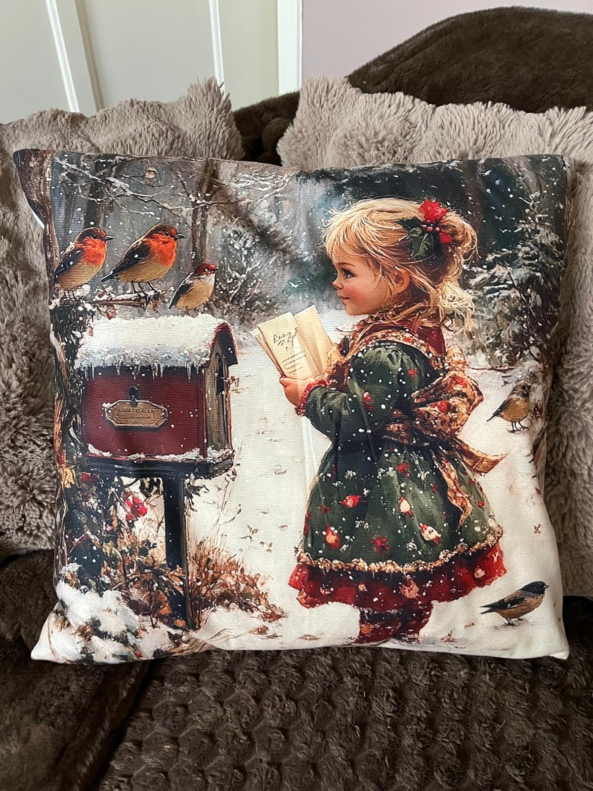 Kerstkussen Girl reading aloud