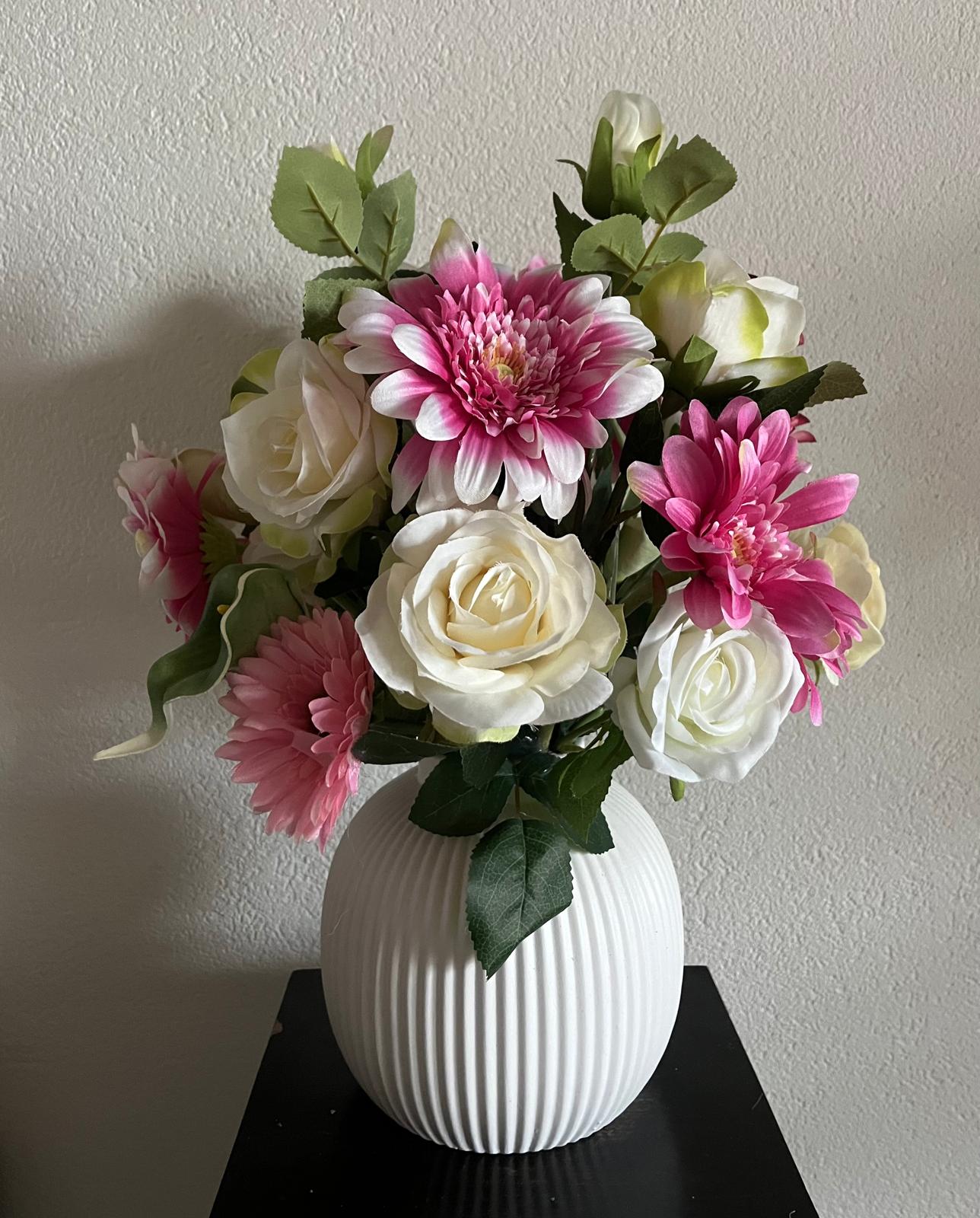 Bloemstuk WhiteViolet