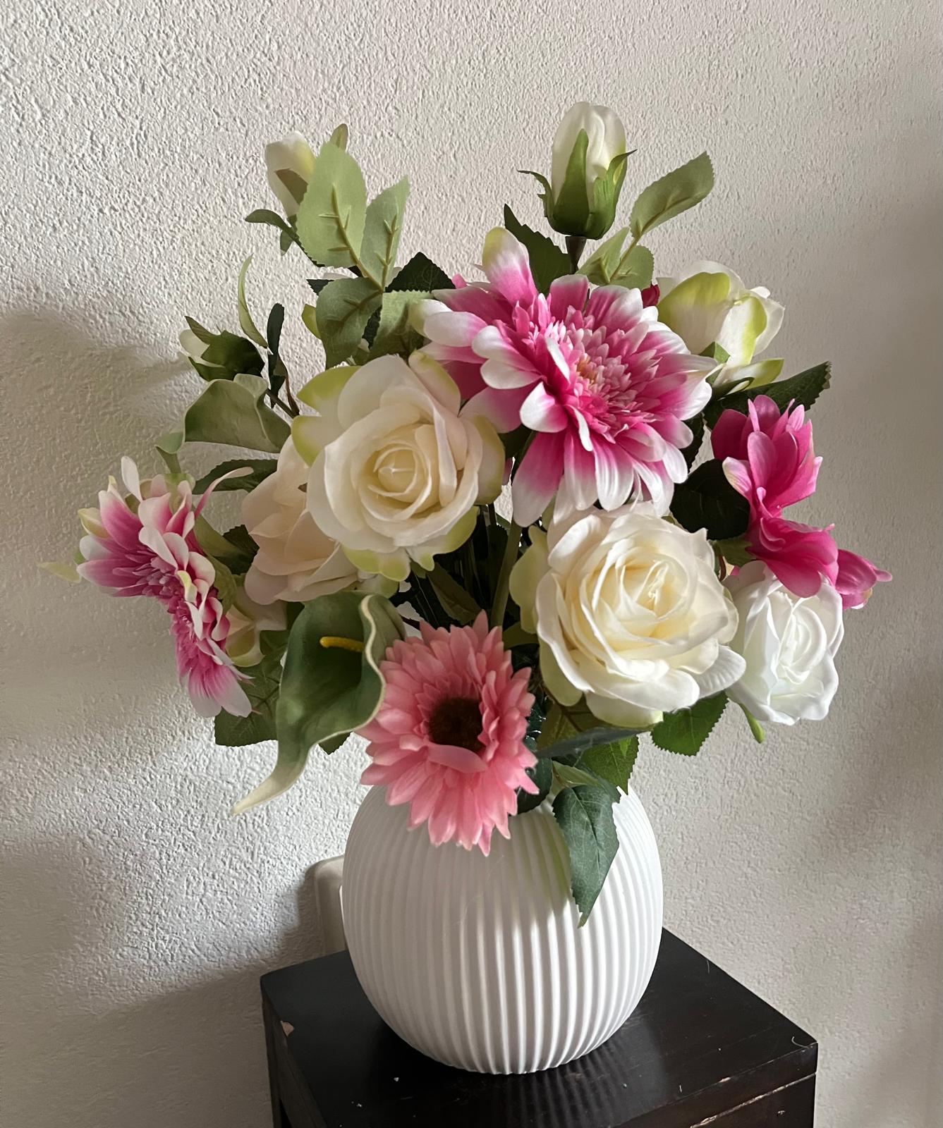Bloemstuk WhiteViolet